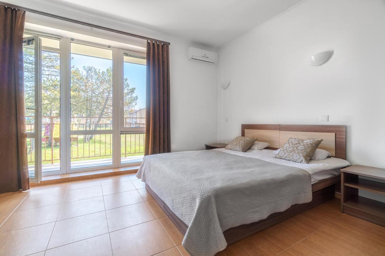 Пальмира Hotel Коблево Екстериор снимка